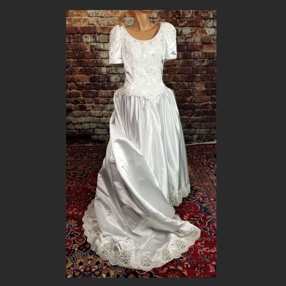 BEAUTIFUL WEDDING DRESS SIZE 16 - Picture 14 of 14
